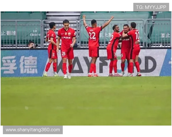 上海海港3-0战胜浙江队 获得中超争冠主动权 提前锁定关键胜利